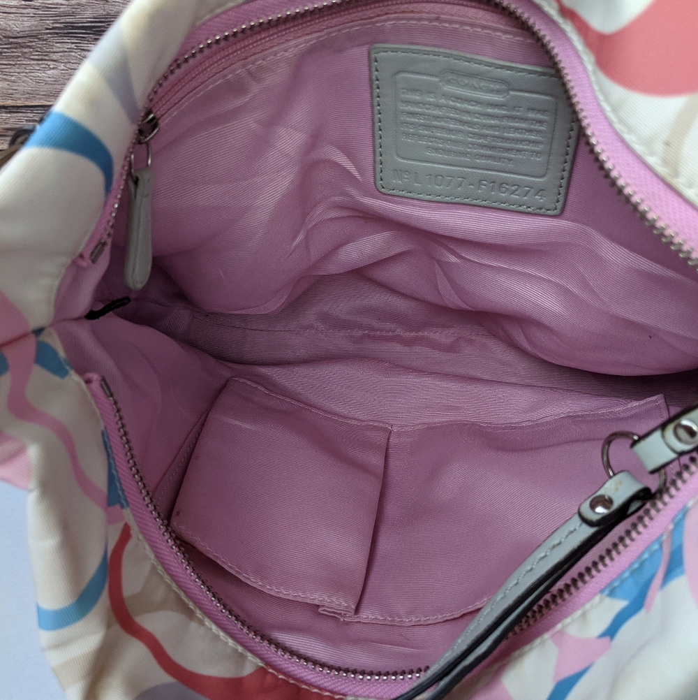 🌺Coach Carly Optic Signature Hobo bag in a multicolored pattern. - Picture 8 of 11